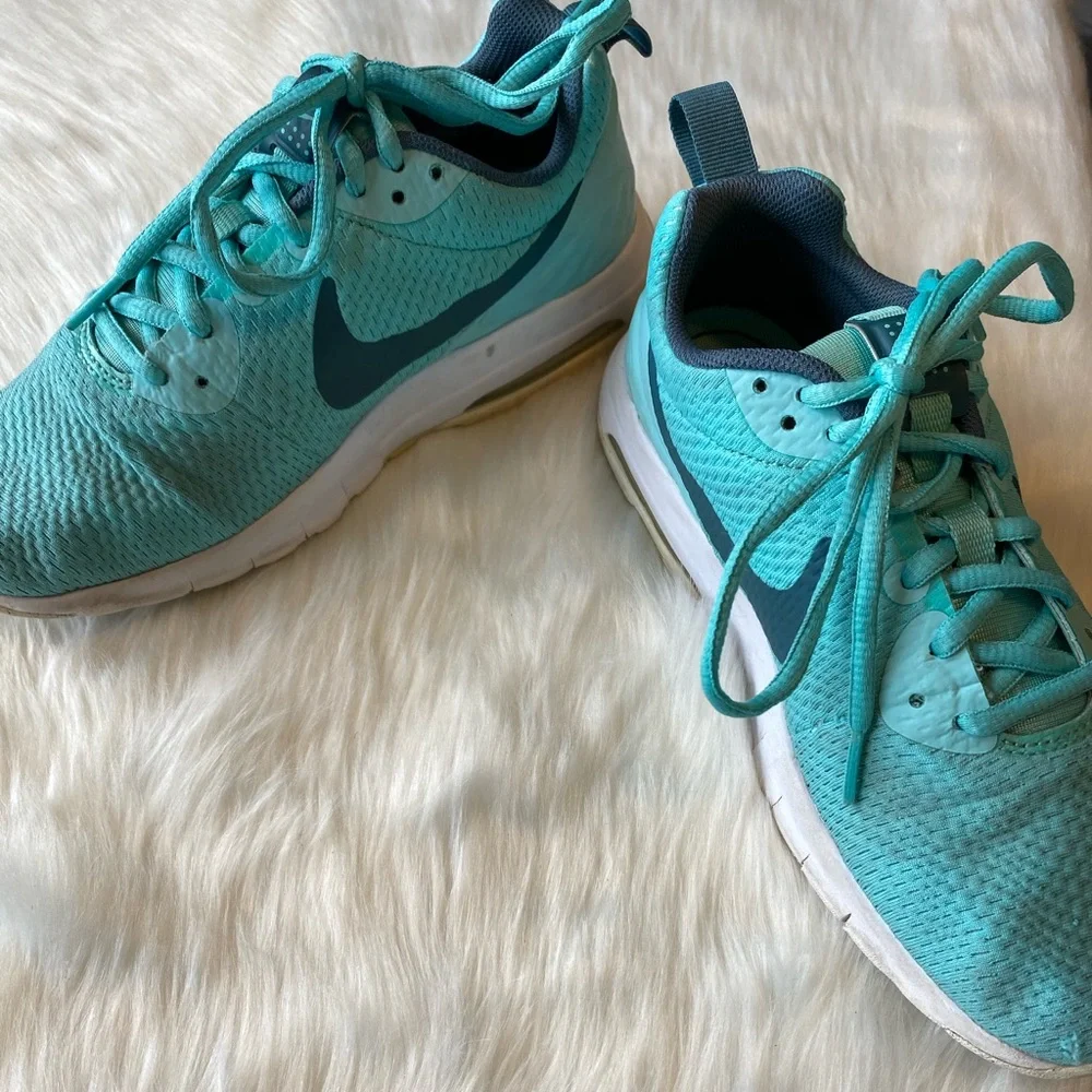 Nike Free Hyper Turquoise Girls Sneaker Size 6 1/2